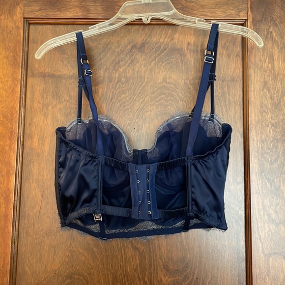 VS Corset Bra - Picture 5 of 9